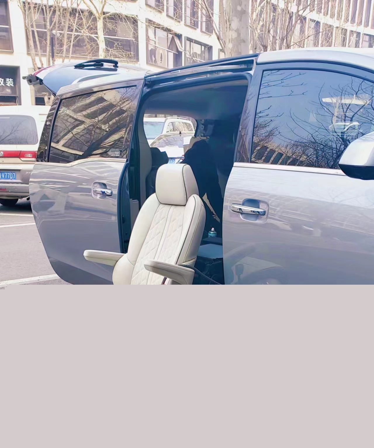 電動(dòng)旋轉(zhuǎn)升降福祉座椅（ SUV+商務(wù)車） 別克652 653