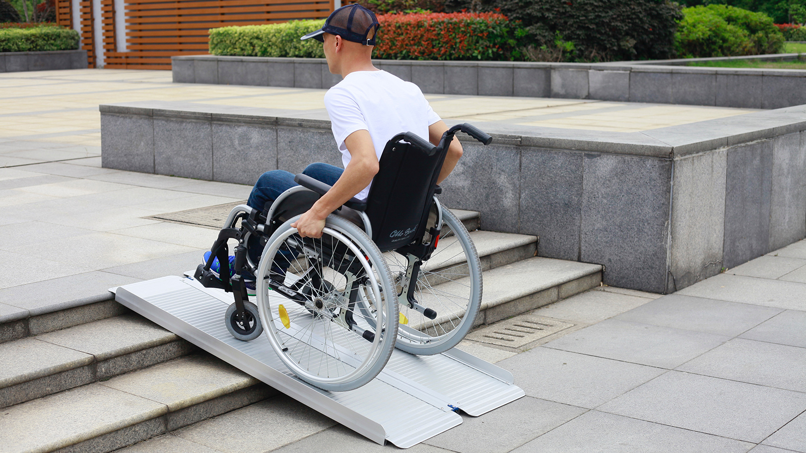 FOLDING PORTABLE RAMPS